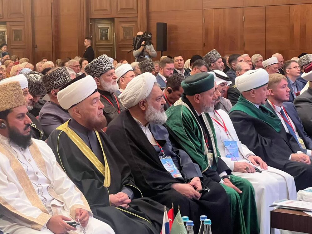 İslam məzhəbləri birlik cəmiyyətinin nümayəndəsi Sankt-Peterburq iclasında Qəzzada baş verən faciələrə qarşı İslam dünyasının birliyinin vacibliyini vurğuladı