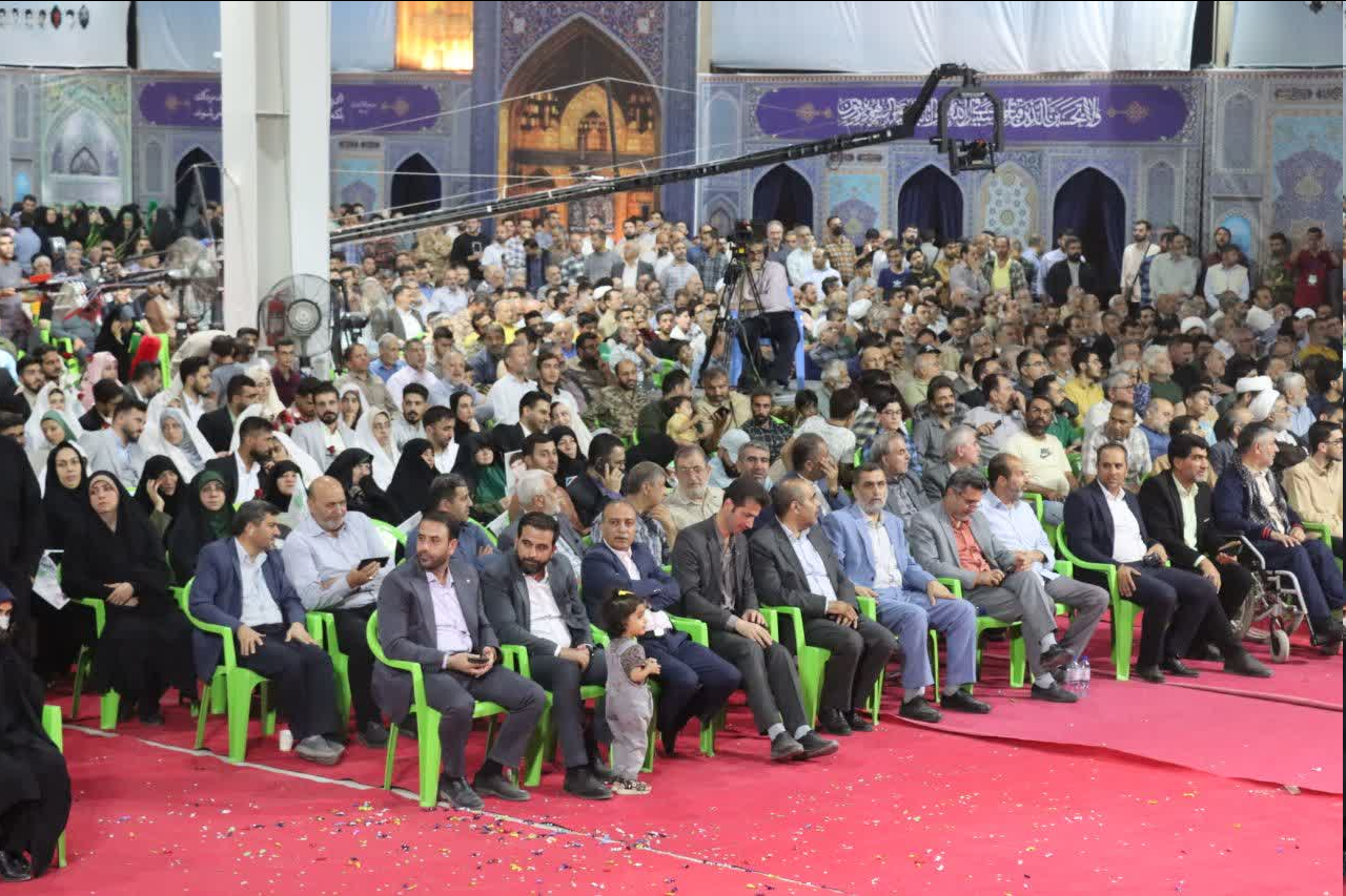 جشن ازدواج ۱۱۰ زوج جوان در دومین کنگره ملی سه هزار شهید استان سمنان + عکس