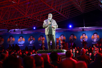 تصاویر/ آغاز برنامه شب های پر ستاره در تبریز