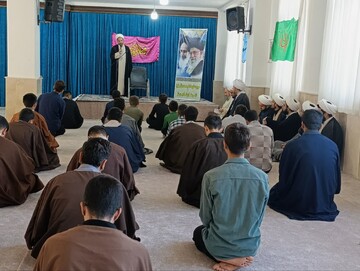 تصاویر/  درس اخلاق طلاب شاهین دژ