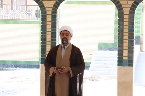 عطرافشانی مزار شهید گمنام حوزه علمیه بیرجند به مناسبت گرامیداشت هفته دفاع مقدس