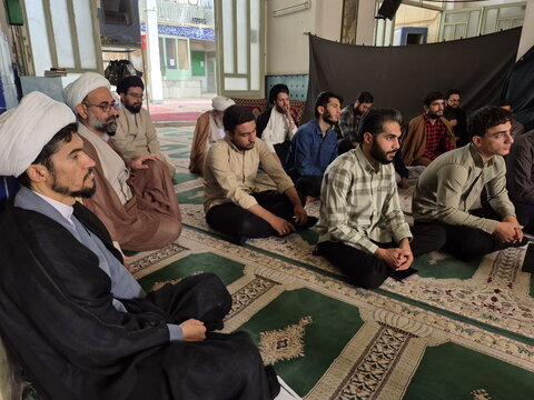 تصاویر/  درس اخلاق مدرسه آیت‌الله مدنی کاشانی(ره)