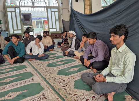 تصاویر/  درس اخلاق مدرسه آیت‌الله مدنی کاشانی(ره)