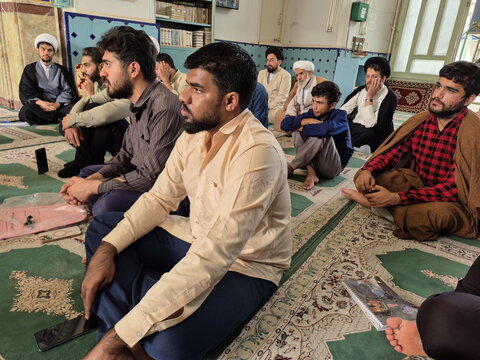 تصاویر/  درس اخلاق مدرسه آیت‌الله مدنی کاشانی(ره)