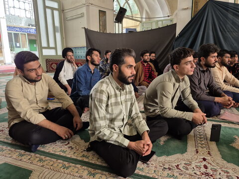 تصاویر/  درس اخلاق مدرسه آیت‌الله مدنی کاشانی(ره)