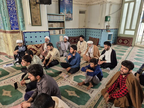 تصاویر/  درس اخلاق مدرسه آیت‌الله مدنی کاشانی(ره)