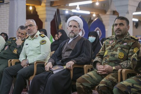 تصاویر /  دیدار جمعی از فرماندهان نظامی و انتظامی با نماینده رهبر معظم انقلاب اسلامی در استان قزوین