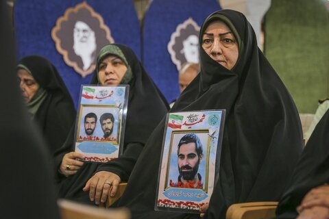 تصاویر /  دیدار جمعی از فرماندهان نظامی و انتظامی با نماینده رهبر معظم انقلاب اسلامی در استان قزوین