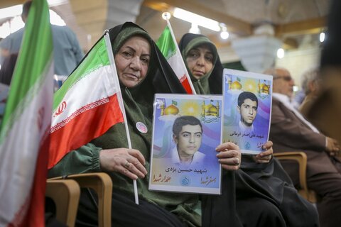 تصاویر /  دیدار جمعی از فرماندهان نظامی و انتظامی با نماینده رهبر معظم انقلاب اسلامی در استان قزوین