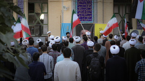 تصاویر/ تجمع طلاب، روحانیون و مردم غیرتمند همدان در حمایت از مواضع و روشنگرانه امام خامنه ای