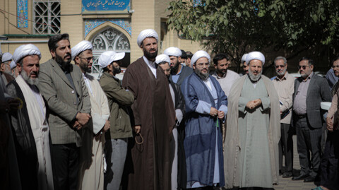 تصاویر/ تجمع طلاب، روحانیون و مردم غیرتمند همدان در حمایت از مواضع و روشنگرانه امام خامنه ای