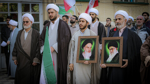 تصاویر/ تجمع طلاب، روحانیون و مردم غیرتمند همدان در حمایت از مواضع و روشنگرانه امام خامنه ای