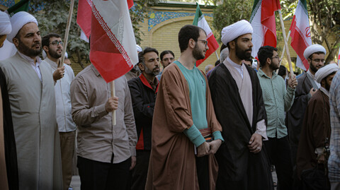 تصاویر/ تجمع طلاب، روحانیون و مردم غیرتمند همدان در حمایت از مواضع و روشنگرانه امام خامنه ای