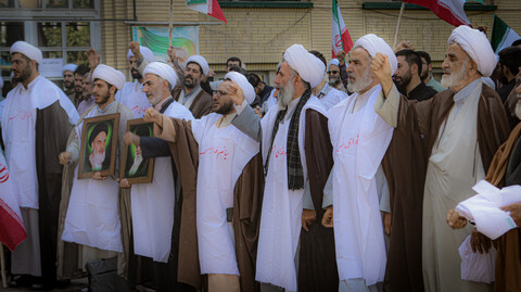 تصاویر/ تجمع طلاب، روحانیون و مردم غیرتمند همدان در حمایت از مواضع و روشنگرانه امام خامنه ای