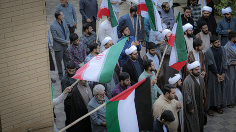 تصاویر/ تجمع طلاب، روحانیون و مردم غیرتمند همدان در حمایت از مواضع و روشنگرانه امام خامنه ای