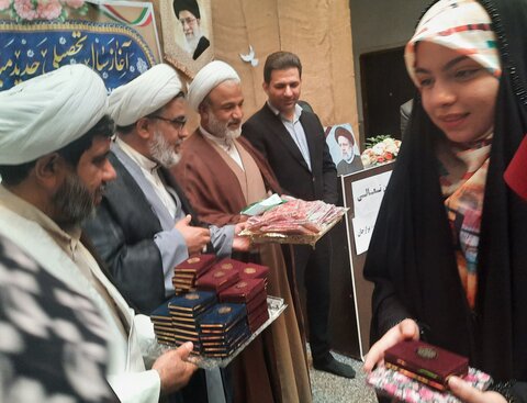 همگامی علم و ایثار در مدرسه علمیه خواهران برازجان