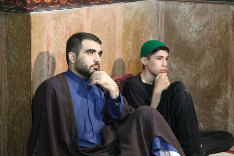 تصاویر| نخسین مراسم هفتگی هیئت رایةالمهدی (عج) مدرسه علمیه منصوریه شیراز در سال تحصیلی جدید
