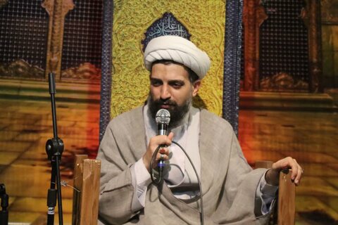 تصاویر| نخسین مراسم هفتگی هیئت رایةالمهدی (عج) مدرسه علمیه منصوریه شیراز در سال تحصیلی جدید