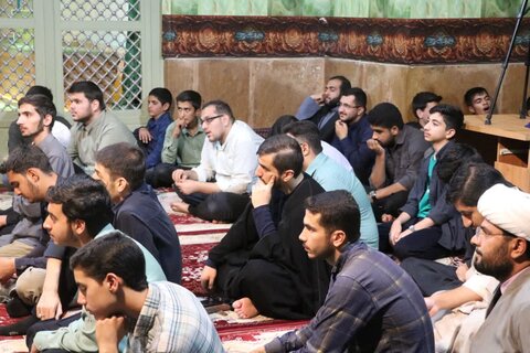 تصاویر| نخسین مراسم هفتگی هیئت رایةالمهدی (عج) مدرسه علمیه منصوریه شیراز در سال تحصیلی جدید