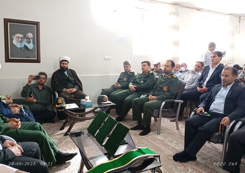 تصاویر دیدار فرماندهان دفاع مقدس و مسئولان کوهدشت با امام جمعه شهرستان