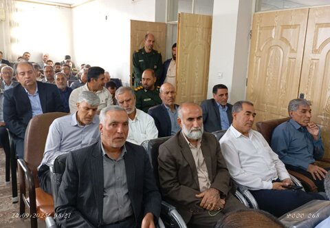 تصاویر دیدار فرماندهان دفاع مقدس و مسئولان کوهدشت با امام جمعه شهرستان