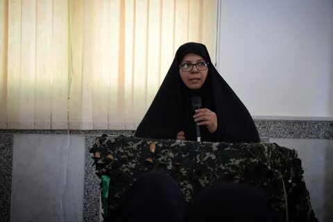 تصاویر/ مراسم گرامیداشت هفته دفاع مقدس در مدرسه علمیه تخصصی فاطمیه کرمان