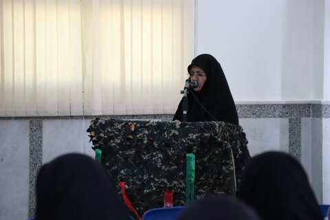 تصاویر/ مراسم گرامیداشت هفته دفاع مقدس در مدرسه علمیه تخصصی فاطمیه کرمان