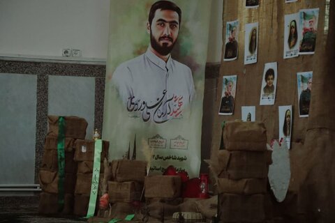 تصاویر/ مراسم گرامیداشت هفته دفاع مقدس در مدرسه علمیه تخصصی فاطمیه کرمان