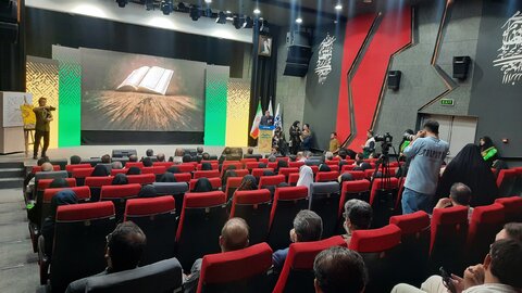 تصاویر/ آیین رونمایی از کتاب خسوف در بیروت