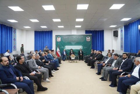 تصاویر دیدار وزیر نیرو با نماینده ولی فقیه در لرستان