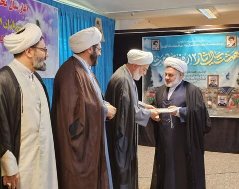 تصاویر/مراسم آغاز سال تحصیلی مدرسه علمیه امام صادق‌ علیه‌السلام شهرستان قروه