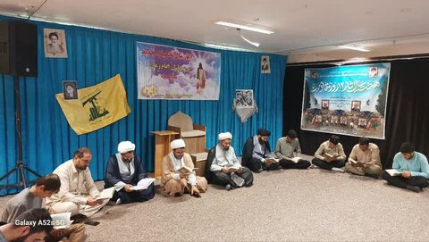 تصاویر/ قرائت قرآن توسط طلاب مدرسه علمیه امام صادق (ع) قروه به مناسبت هفته دفاع مقدس