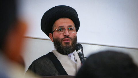 تصاویر/ نشست توجیهی مدیر مدینة‌العلم کاظمیه با طلاب مدرسه