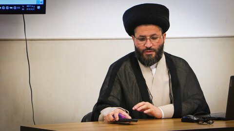 تصاویر/ نشست توجیهی مدیر مدینة‌العلم کاظمیه با طلاب مدرسه