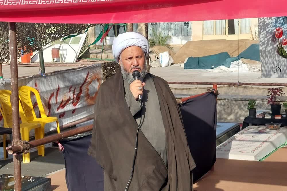 بهترین راه های نفوذ در قلب جوانان انتقال معارف بلند دفاع مقدس است