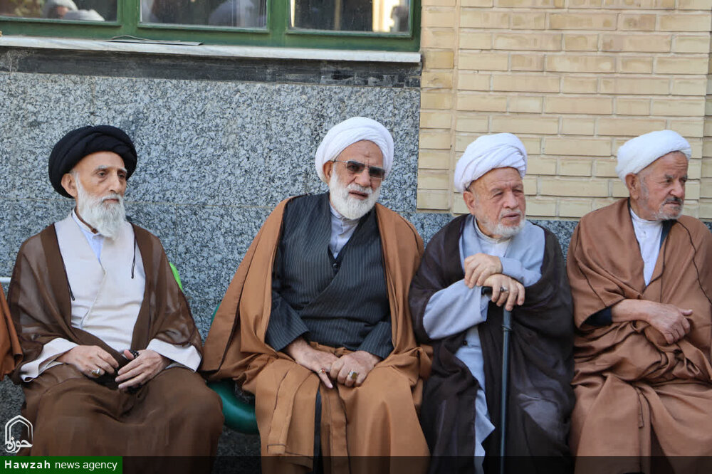 طلاب همدان در صف اول دفاع از رهبری