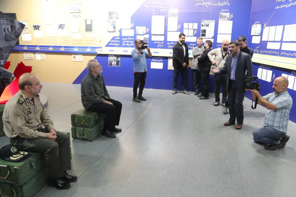 بازدید لاریجانی از موزه ملی انقلاب اسلامی و دفاع مقدس+ تصاویر