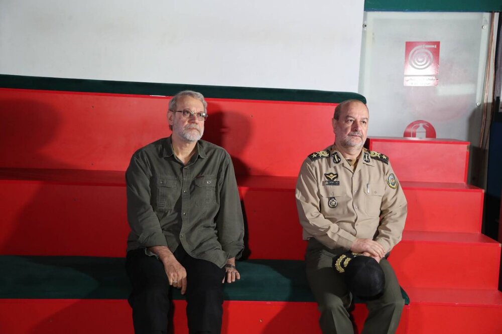 بازدید لاریجانی از موزه ملی انقلاب اسلامی و دفاع مقدس+ تصاویر