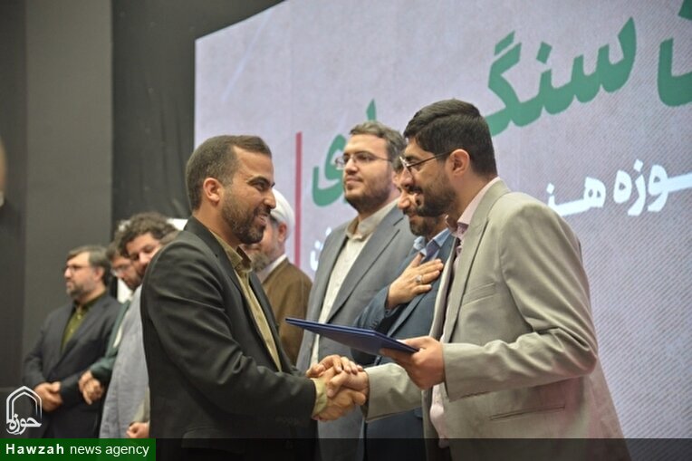 آیین تکریم و معارفه رئیس حوزه هنری خوزستان برگزار شد