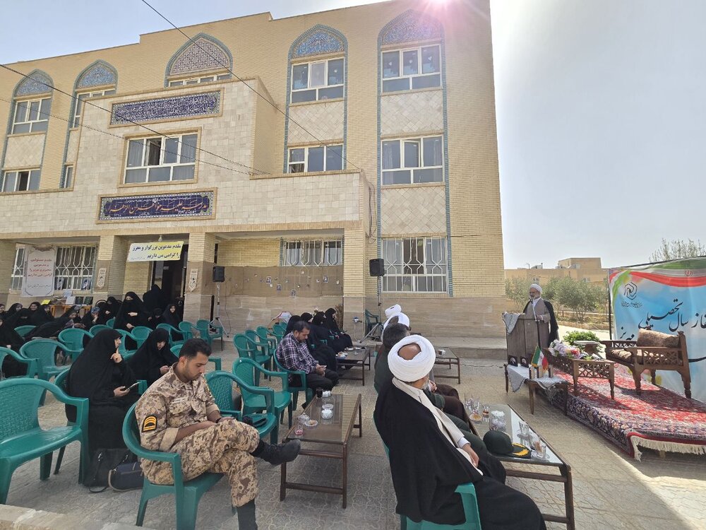 اخلاص و تلاش، رمز موفقیت طلاب در مسیر علم و تهذیب است