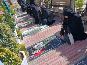 تصاویر/تجدید میثاق با شهدا توسط طلاب مدرسه علمیه فاطمه الزهرا اراک