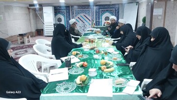 طلاب برای هدایتگری سیاسی آماده می شوند