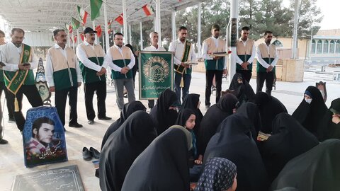 تصاویر/محفل عاشورایی خادمیاران آران و بیدگلی با شهید قریشی در گلزار شهدای نوش آباد