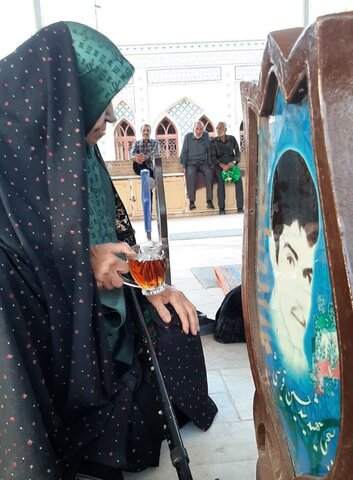 تصاویر/محفل عاشورایی خادمیاران آران و بیدگلی با شهید قریشی در گلزار شهدای نوش آباد