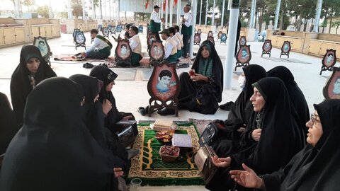 تصاویر/محفل عاشورایی خادمیاران آران و بیدگلی با شهید قریشی در گلزار شهدای نوش آباد