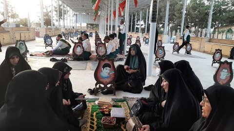 تصاویر/محفل عاشورایی خادمیاران آران و بیدگلی با شهید قریشی در گلزار شهدای نوش آباد
