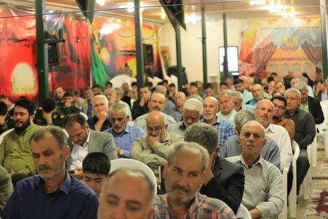 تصاویر / دیدار امام جمعه آبیک با خانواده شهید وبرگزاری مراسم یاد یاران