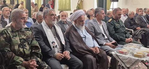 تصاویر / دیدار امام جمعه آبیک با خانواده شهید وبرگزاری مراسم یاد یاران