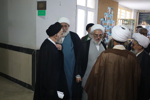 تصاویر/ بازدید آیت الله غروی از مدرسه علمیه امام جعفرصادق (ص) قشم