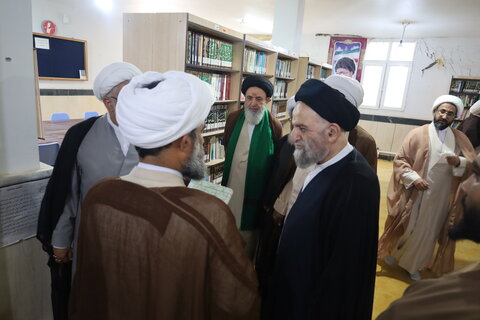 تصاویر/ بازدید آیت الله غروی از مدرسه علمیه امام جعفرصادق (ص) قشم